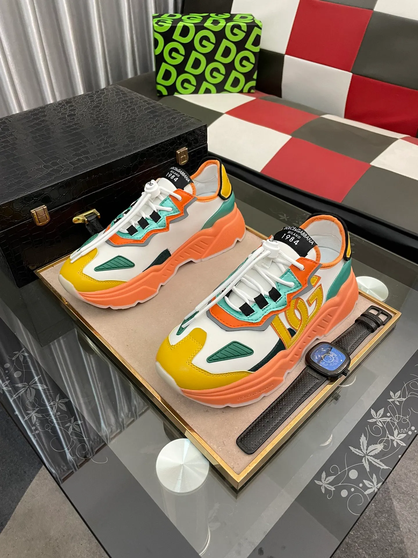 Ex-factory price 480⌚️⌚️[DG] Men's casual shoes, high-end quality, synchronized with counters, the version is compared with the original version, the upper is imported cowhide and the outsole is glued, the lining is full cowhide, exquisite and luxurious, size: 35–453⃣️colors available